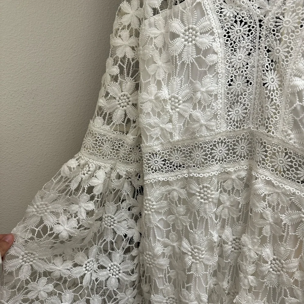 Alexia Admor White Lace Dress - Picture 2 of 9